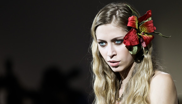 8847 FlowerGirl
